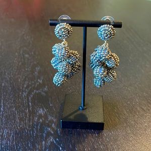 NWOT dark silver beaded pierced earrings connected w/gold tone links